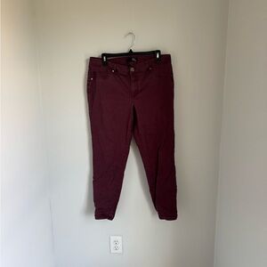 1822 Denim Women's Skinny Jeans in Burgundy